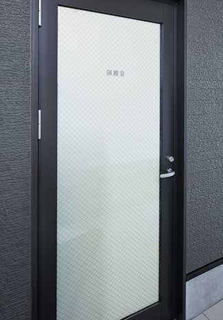 隔離室入り口